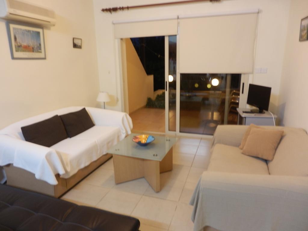 Byreva Apartments Paphos Ruang foto